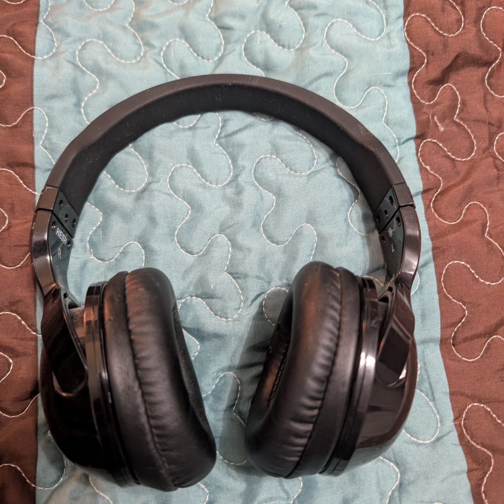 Skullcandy Black Over-Ear Headphones with Plush Comfort